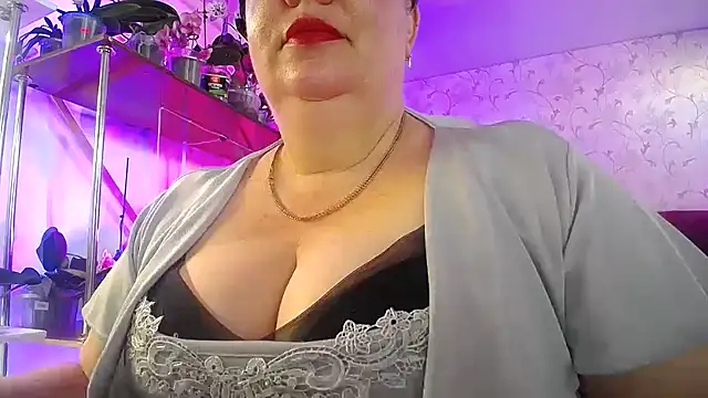  Sweet Woman online show from May 6, 2026, 4:49 am
