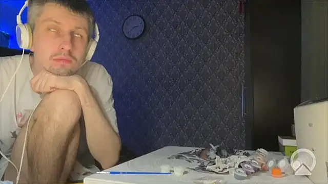 Aki-Laky online show from December 20, 2025, 9:39 pm