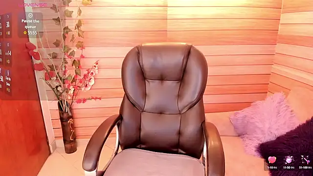 marien thomson  online show from October 15, 2025, 2:21 am