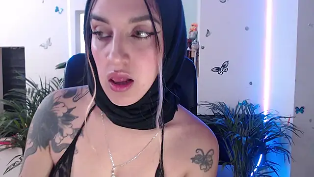 Lia-mitch online show from June 10, 2026, 6:42 pm