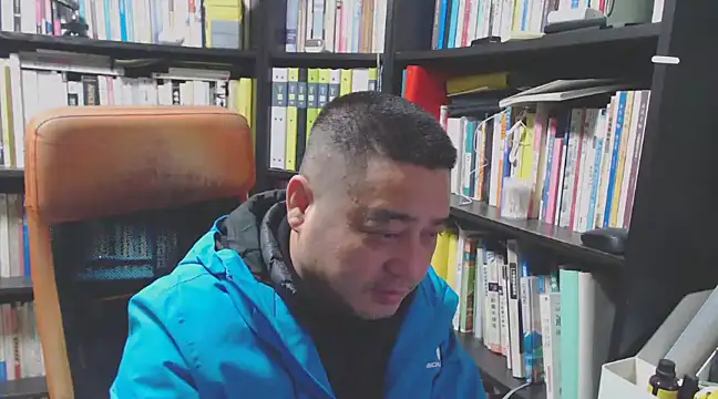 Snapshot of SexUncle chatting on January 14, 2025, 2:53 pm SexUncle online show from January 14, 2025, 2:53 pm