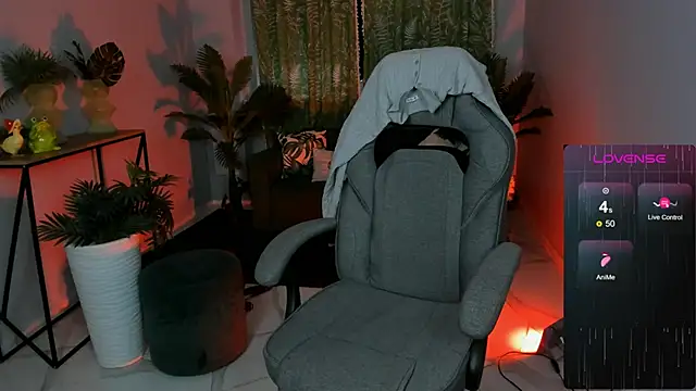 LadyIzabel online show from November 28, 2025, 8:25 am