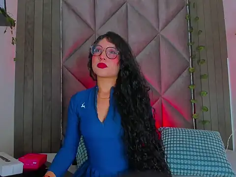 BriaConner  online show from June 25, 2026, 2:53 am
