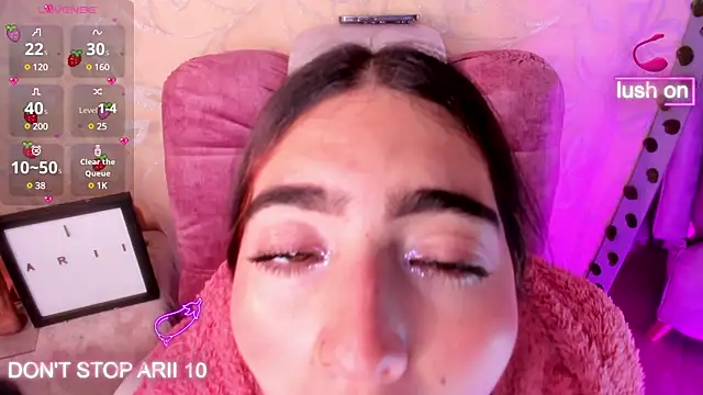 Arii vega  online show from March 17, 2025, 1:29 pm