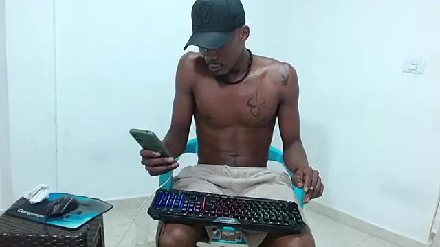 Snapshot of Darick_brown chatting on September 11, 2025, 12:54 am Darick brown online show from September 11, 2025, 12:54 am