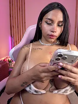 MadeleineSanez online show from April 9, 2026, 6:30 am