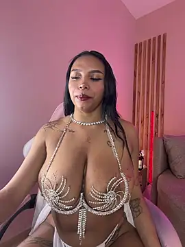 MadeleineSanez online show from June 20, 2026, 12:26 am