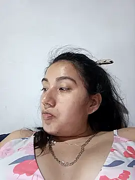 Hellen Alex online show from May 6, 2026, 3:05 pm