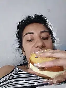 Hellen Alex online show from April 30, 2026, 8:57 pm