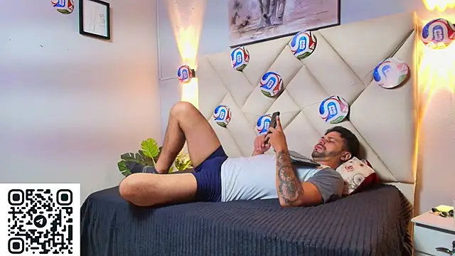 Snapshot of max_ashley_mds chatting on June 24, 2026, 1:32 pm max ashley mds online show from June 24, 2026, 1:32 pm