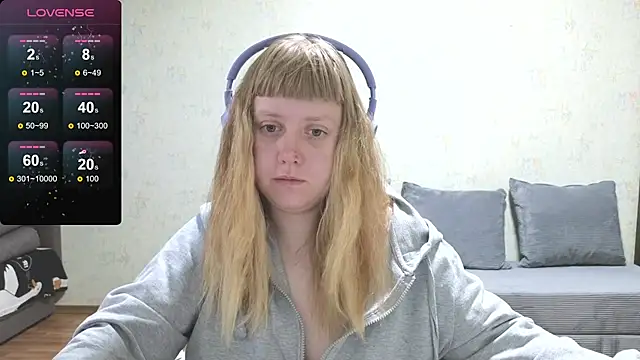 Snapshot of June_shy0 chatting on May 18, 2026, 7:02 am June shy0 online show from May 18, 2026, 7:02 am