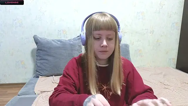Snapshot of June_shy0 chatting on June 3, 2026, 8:15 am June shy0 online show from June 3, 2026, 8:15 am