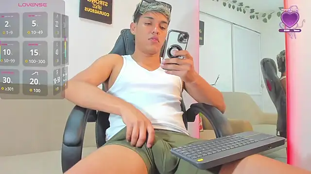 ryan carter08 online show from September 14, 2025, 4:02 am