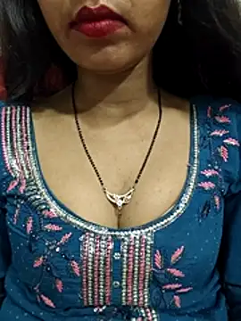 Snapshot of Sharmila-Singh chatting on August 5, 2026, 5:29 pm Sharmila-Singh online show from August 5, 2026, 5:29 pm