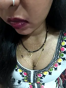 Snapshot of Sharmila-Singh chatting on June 5, 2026, 7:08 pm Sharmila-Singh online show from June 5, 2026, 7:08 pm