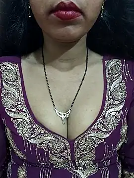 Snapshot of Sharmila-Singh chatting on August 3, 2026, 9:04 am Sharmila-Singh online show from August 3, 2026, 9:04 am