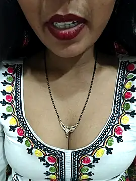 Snapshot of Sharmila-Singh chatting on July 25, 2026, 7:31 pm Sharmila-Singh online show from July 25, 2026, 7:31 pm