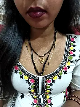 Snapshot of Sharmila-Singh chatting on June 8, 2026, 7:58 pm Sharmila-Singh online show from June 8, 2026, 7:58 pm