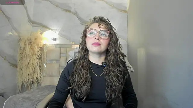  isaabellaa online show from July 10, 2026, 1:00 pm