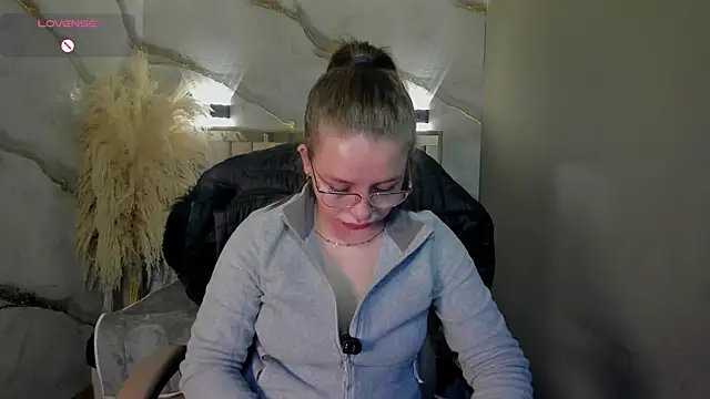  isaabellaa online show from July 30, 2026, 12:59 pm