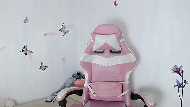 helen kinett online show from September 26, 2025, 1:56 am