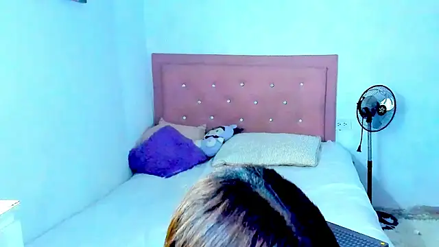 Criss Ariana online show from September 21, 2025, 8:36 pm