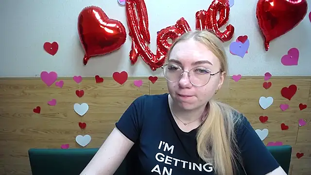 BeatriceFly online show from March 16, 2025, 6:09 am