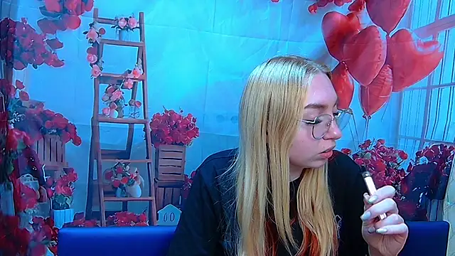 BeatriceFly online show from May 8, 2026, 12:53 pm