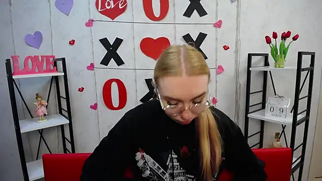 BeatriceFly online show from March 10, 2025, 6:27 am