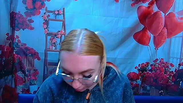 BeatriceFly online show from May 6, 2026, 12:42 pm