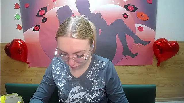 BeatriceFly online show from October 4, 2025, 5:53 am