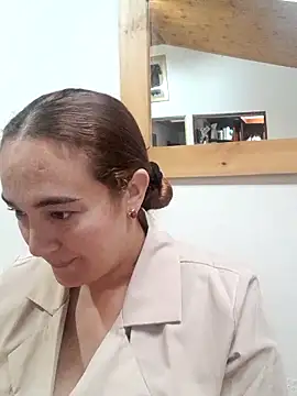 skayhot  online show from February 10, 2026, 11:42 am