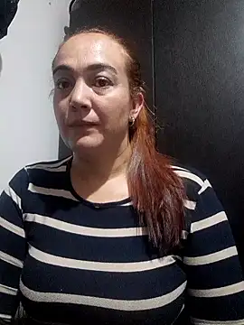 skayhot  online show from January 6, 2026, 2:32 pm