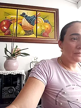 skayhot  online show from March 6, 2025, 4:38 pm