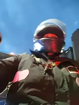 Edged Hot69 online show from March 20, 2025, 10:43 am