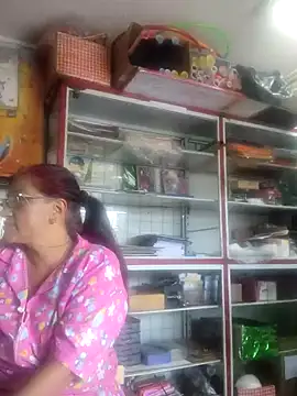 Edged Hot69 online show from October 30, 2025, 7:33 pm