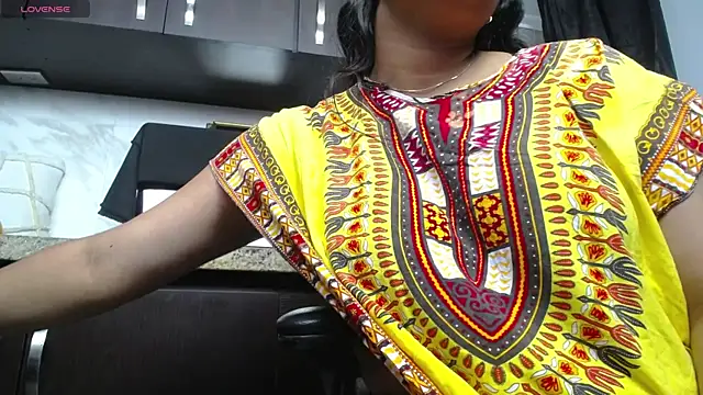 iniyalaboni online show from October 4, 2025, 8:43 pm