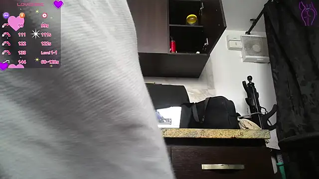 iniyalaboni online show from October 2, 2025, 8:01 pm