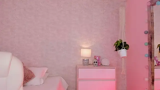 DahianaWalcott online show from March 8, 2025, 9:08 pm