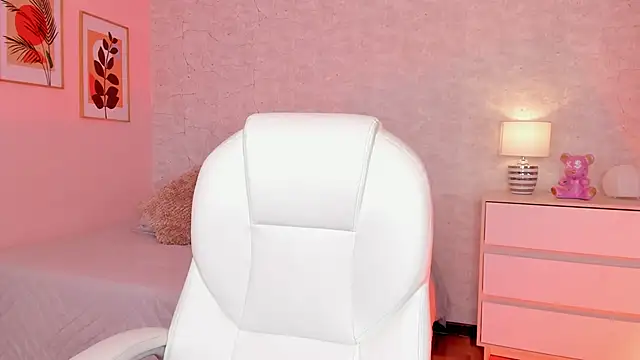 DahianaWalcott online show from February 26, 2025, 11:19 pm