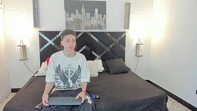 toyboys1 online show from September 22, 2025, 3:12 am