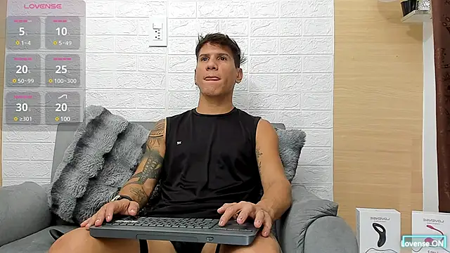 toyboys1 online show from February 24, 2025, 3:23 am