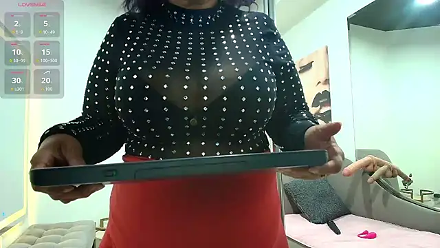 girl amada online show from August 6, 2026, 8:26 pm
