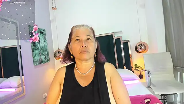 girl amada online show from May 16, 2026, 2:05 pm