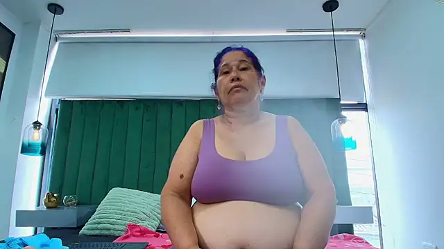 girl amada online show from May 30, 2026, 2:23 pm