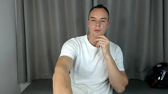 Snapshot of heilgarbest chatting on December 5, 2025, 12:15 pm heilgarbest online show from December 5, 2025, 12:15 pm