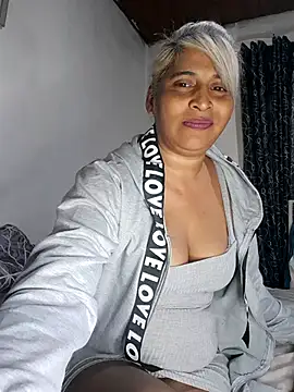 Goodgirlsue 77 online show from June 19, 2026, 12:44 pm