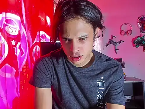 LilOwen  online show from June 14, 2026, 5:36 pm