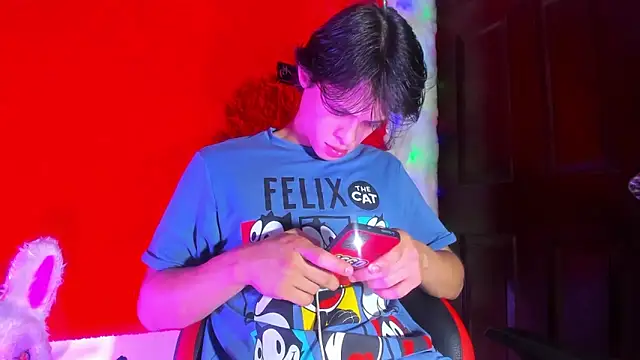 LilOwen  online show from February 12, 2026, 5:23 pm