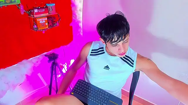 LilOwen  online show from October 1, 2025, 6:01 pm